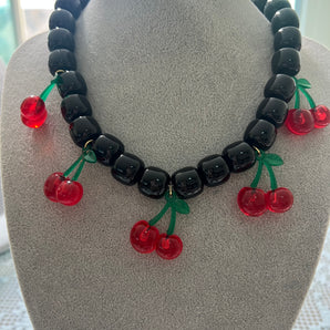 Collar Cherrys Negro